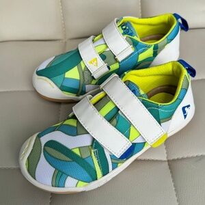 New! PLAE  Roan Sneakers Boys/Girls Size 13